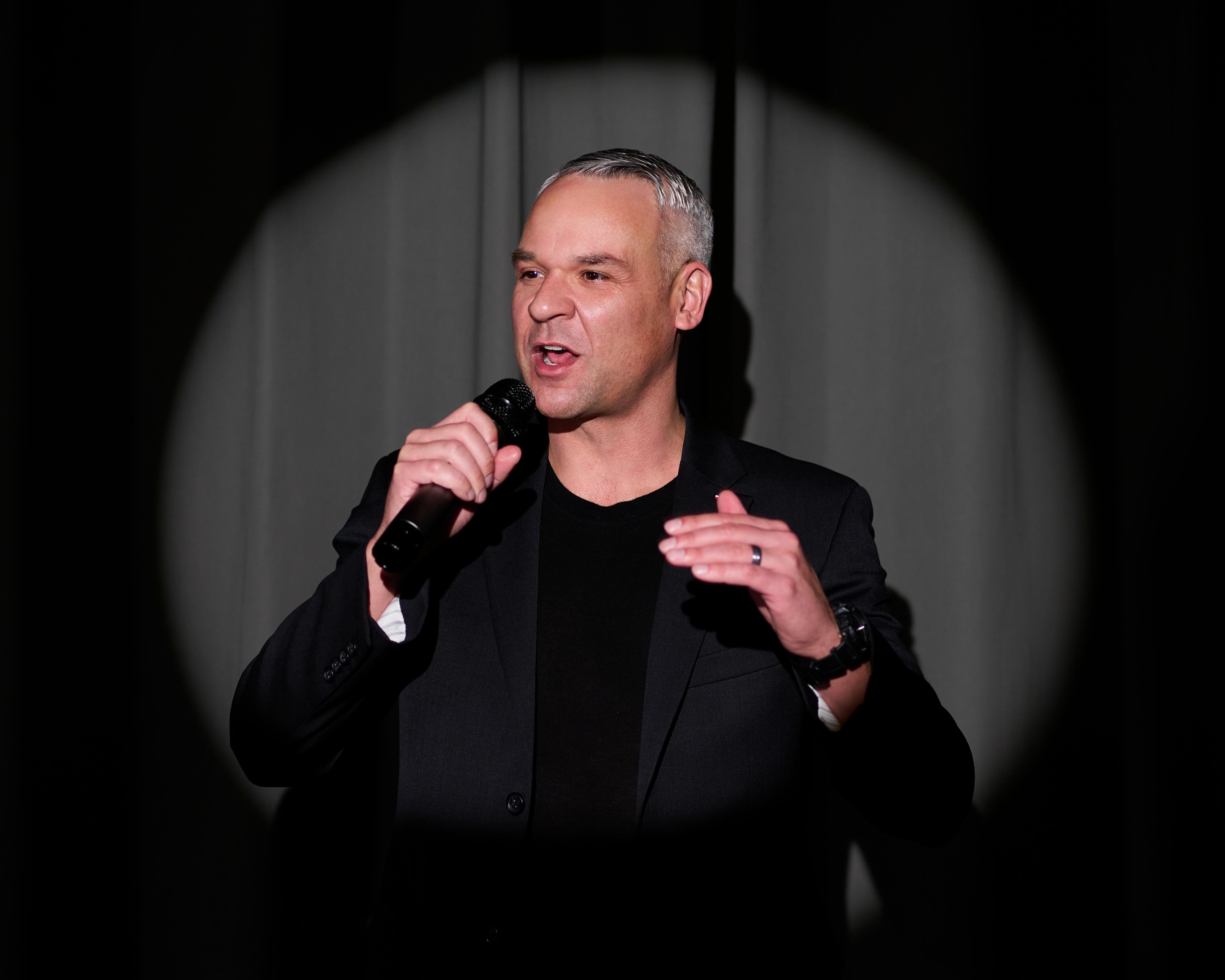 Joseph "Chroniꓘ" VanDusen